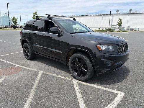 Used 2014 Jeep Grand Cherokee Altitude AWD/4WD image 6