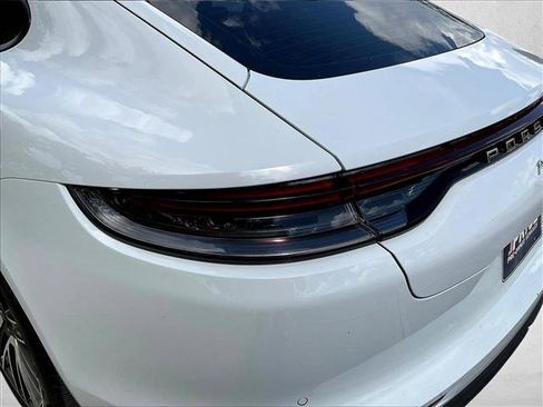 Used 2023 Porsche Panamera image 30