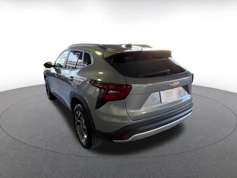 Used 2025 Chevrolet Trax LT image 15