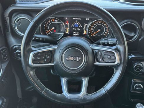 Used 2021 Jeep Wrangler Unlimited Sahara image 12