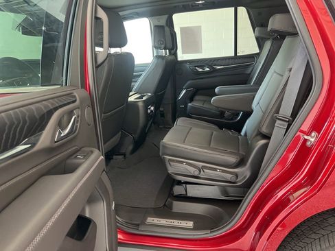 Used 2024 GMC Yukon Denali AWD/4WD image 23