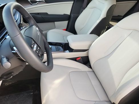 New 2026 Kia Sportage EX image 7