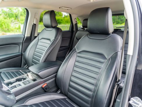 Used 2024 Ford Edge SEL image 23