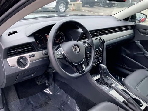 Used 2022 Volkswagen Passat 2.0T SE image 16