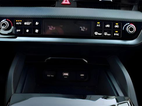 Certified 2025 Kia Sportage LX image 10