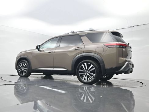 Used 2023 Nissan Pathfinder Platinum AWD/4WD image 22