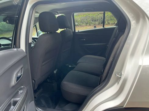 Used 2022 Chevrolet Trax LS w/ Tint and Cruise Package FWD image 13
