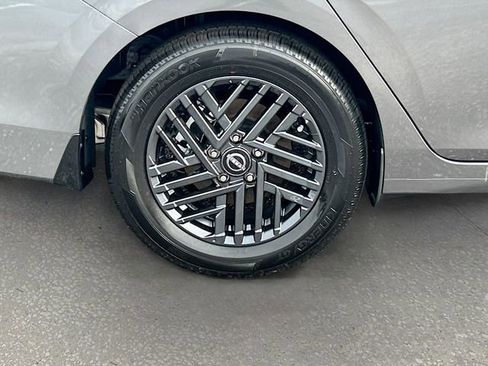 New 2026 Nissan Sentra SV w/ SV Convenience Package FWD image 27