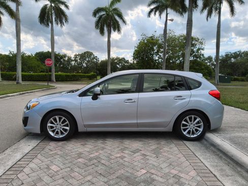 Used 2014 Subaru Impreza 2.0i Premium w/ All-Weather Package w/CVT AWD/4WD image 18