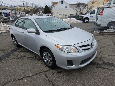 Used 2011 Toyota Corolla LE image 3
