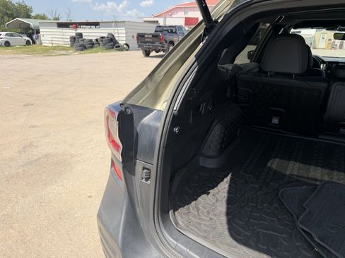 Used 2024 Subaru Outback Wilderness AWD/4WD image 5