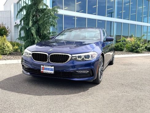 Used 2017 BMW 530i xDrive w/ Driving Assistance Package AWD/4WD image 2
