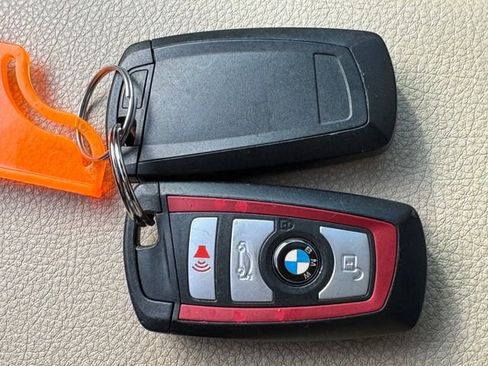 Used 2018 BMW 330i xDrive Sedan image 30