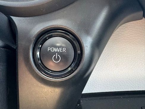 Used 2025 Toyota Sienna XLE image 25