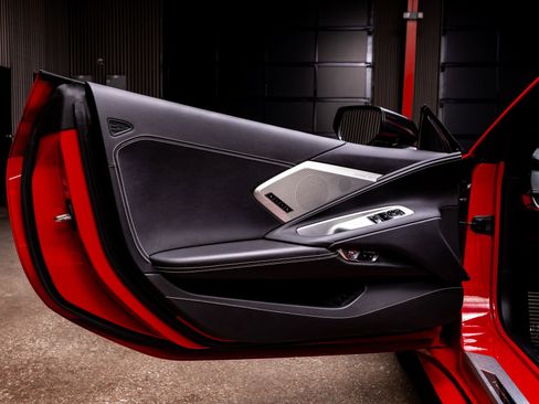 Used 2022 Chevrolet Corvette Stingray Preferred Cpe w/ Z51 Performance Package image 27