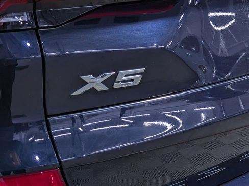 New 2026 BMW X5 xDrive50e image 7