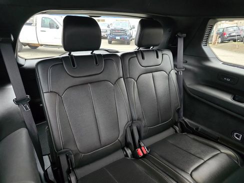 Used 2024 Jeep Grand Cherokee L Limited w/ Luxury Tech Group II AWD/4WD image 14
