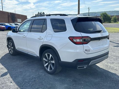 Used 2023 Honda Pilot Touring image 6