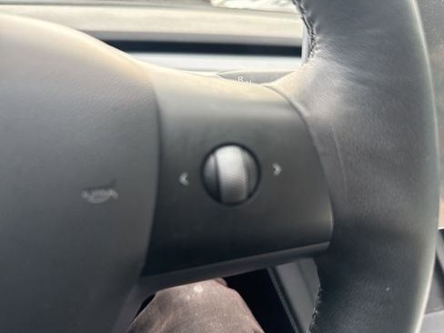 Used 2021 Tesla Model 3 Performance image 16