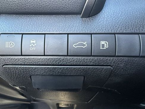 Used 2018 Toyota Camry SE image 22