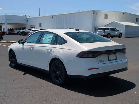 New 2025 Honda Accord SE image 6