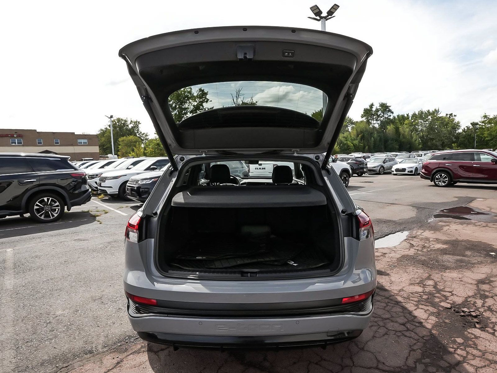 Used 2023 Audi Q4 e-tron Premium Plus w/ Premium Plus AWD/4WD image 44
