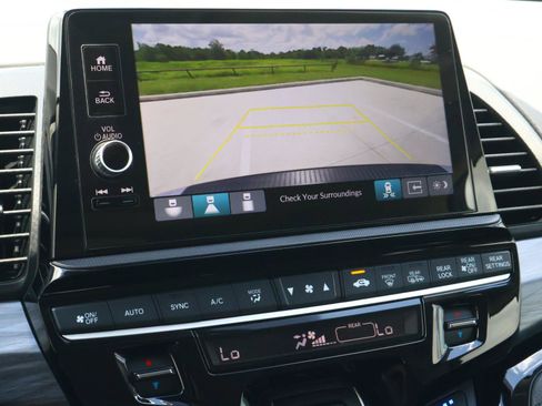 Used 2025 Honda Odyssey Elite image 28