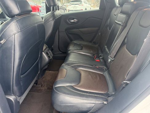 Used 2015 Jeep Cherokee Limited image 11