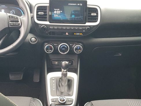 Certified 2023 Hyundai Venue Limited w/ Cargo Package FWD image 15