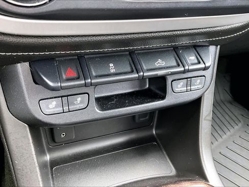 Used 2016 GMC Canyon SLT AWD/4WD image 33