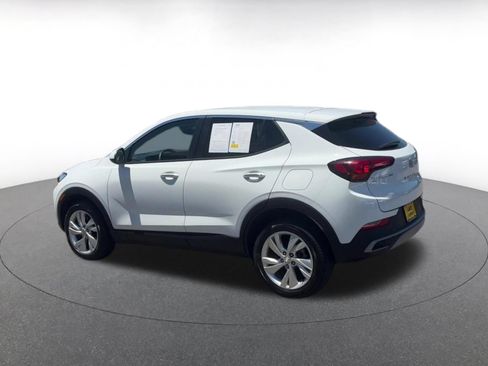 Used 2025 Buick Encore GX Preferred AWD/4WD image 9