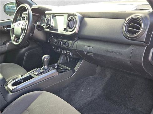 Used 2018 Toyota Tacoma TRD Off-Road RWD image 17