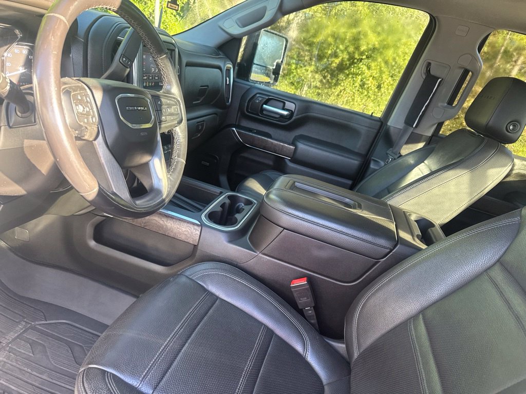 Used 2022 GMC Sierra 3500 Denali AWD/4WD image 2