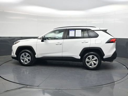 Used 2020 Toyota RAV4 LE image 7
