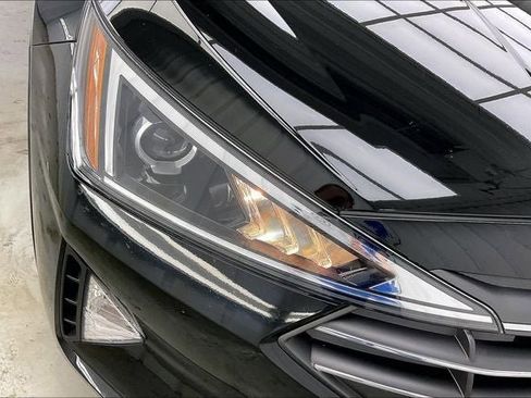 Used 2019 Hyundai Elantra SE w/ Cargo Package FWD image 25