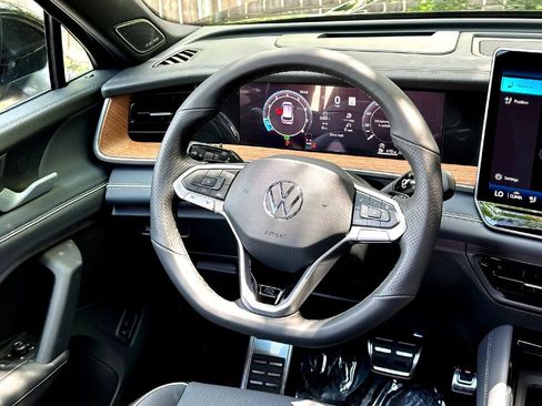 New 2026 Volkswagen Tiguan SEL R-Line AWD/4WD image 19