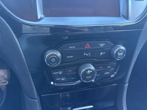 Used 2023 Chrysler 300 S image 15