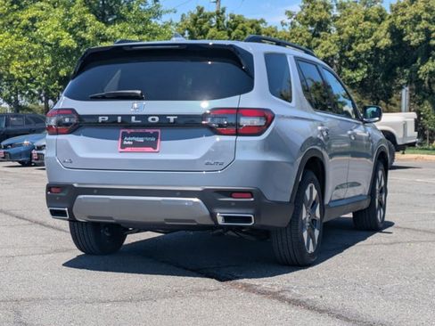 New 2026 Honda Pilot Elite image 2