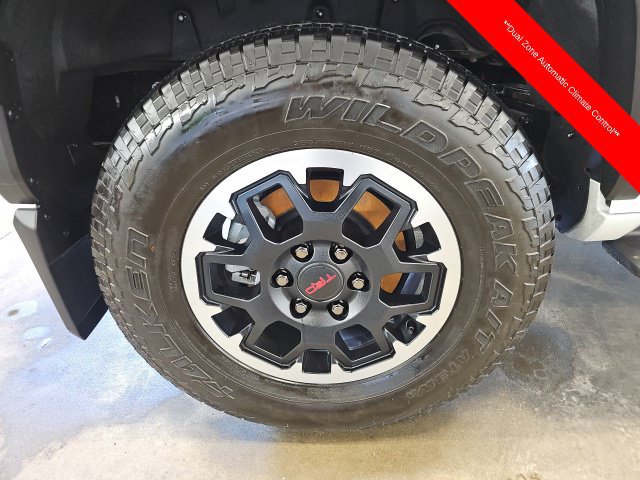 Used 2025 Toyota 4Runner TRD Off-Road AWD/4WD image 8