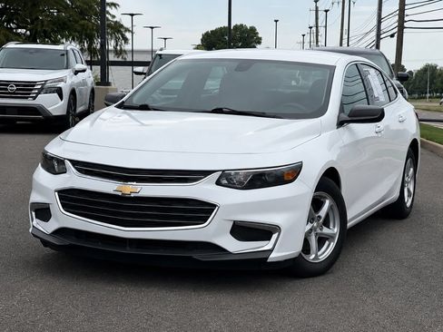 Used 2018 Chevrolet Malibu LS FWD image 2