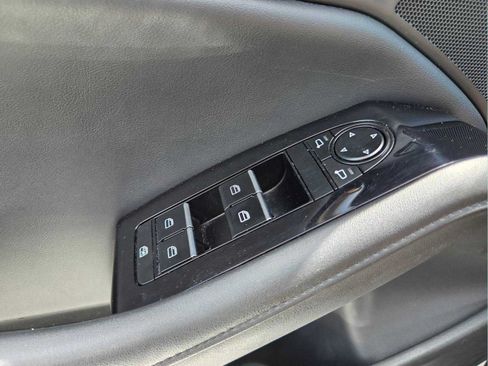 Certified 2025 MAZDA MAZDA3 s FWD image 23