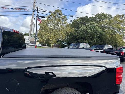 Used 2018 Chevrolet Silverado 1500 LT w/ Midnight Edition image 7