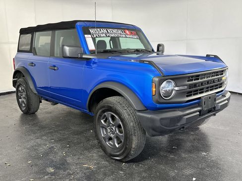Used 2023 Ford Bronco 4-Door AWD/4WD image 2