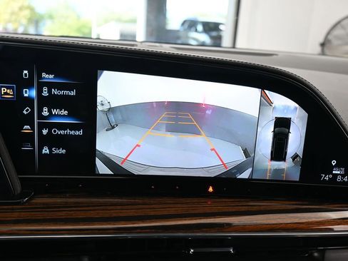 Used 2023 Cadillac Escalade Premium Luxury image 18