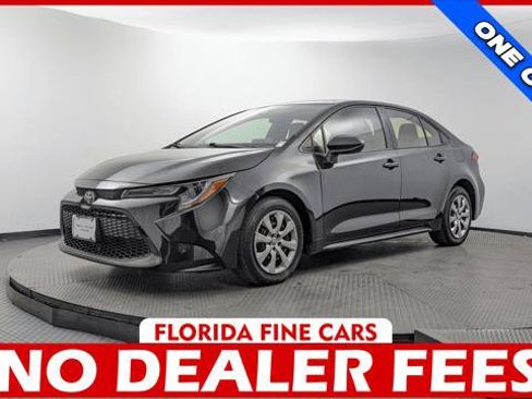 Used 2022 Toyota Corolla LE FWD image 1