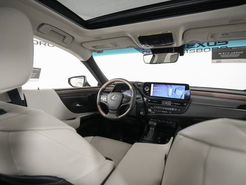 Certified 2025 Lexus ES 350 Ultra Luxury image 16