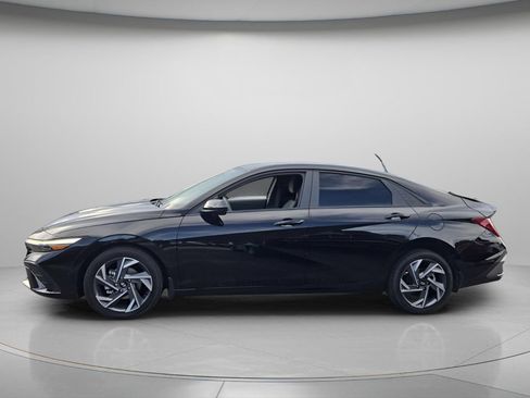 Certified 2025 Hyundai Elantra Sport w/ Cargo Package FWD image 3