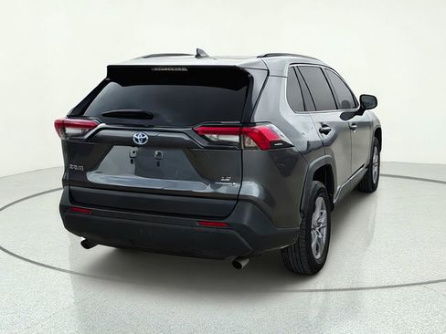 Used 2022 Toyota RAV4 LE AWD/4WD image 6