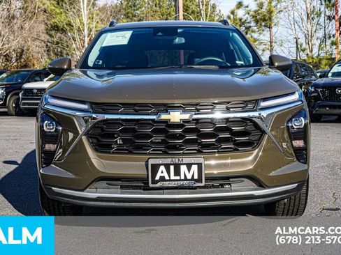 Used 2024 Chevrolet Trax LT image 9