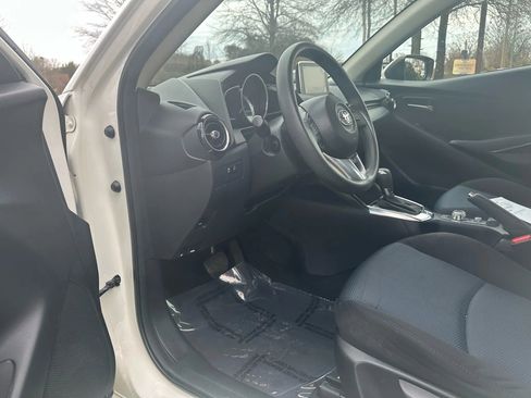 Used 2018 Toyota Yaris iA image 12
